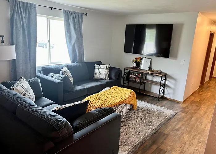 The Perfect 3 Bedroom Apartment - Central Location